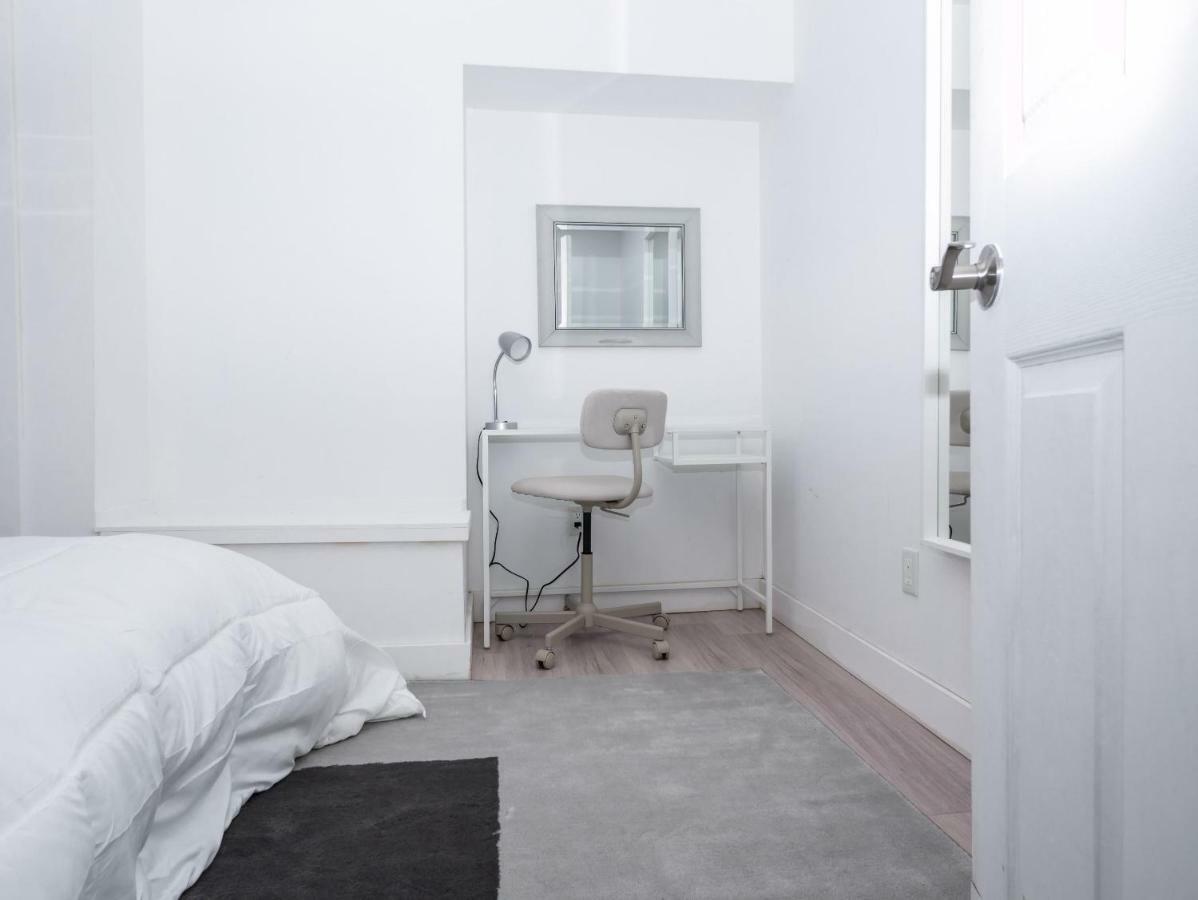 Cosy 1 Bedroom Suite in Leslieville Toronto Extérieur photo